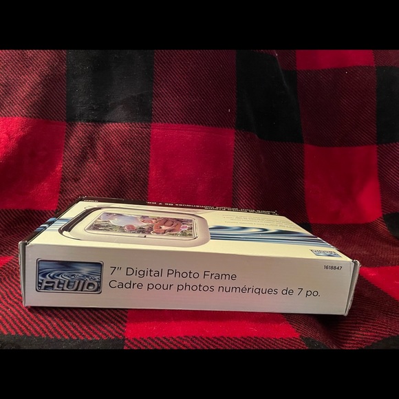 7 inch digital photo frame - Picture 4 of 6